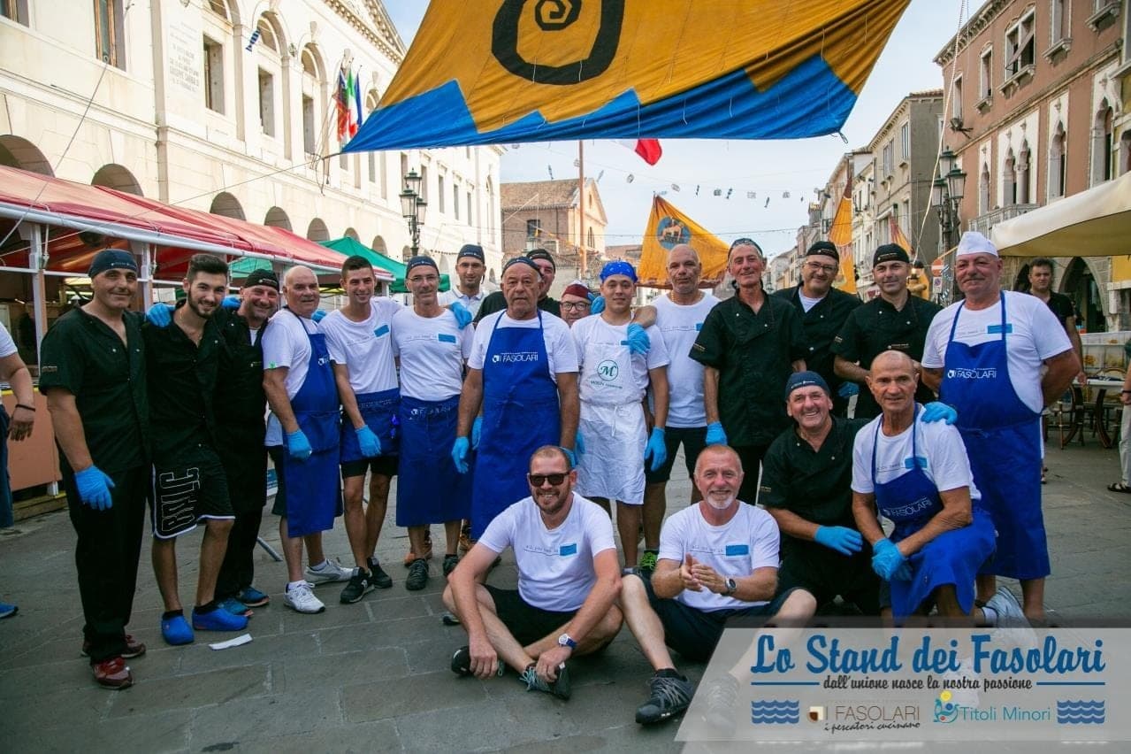 La squadra allo stand dei Fasolari